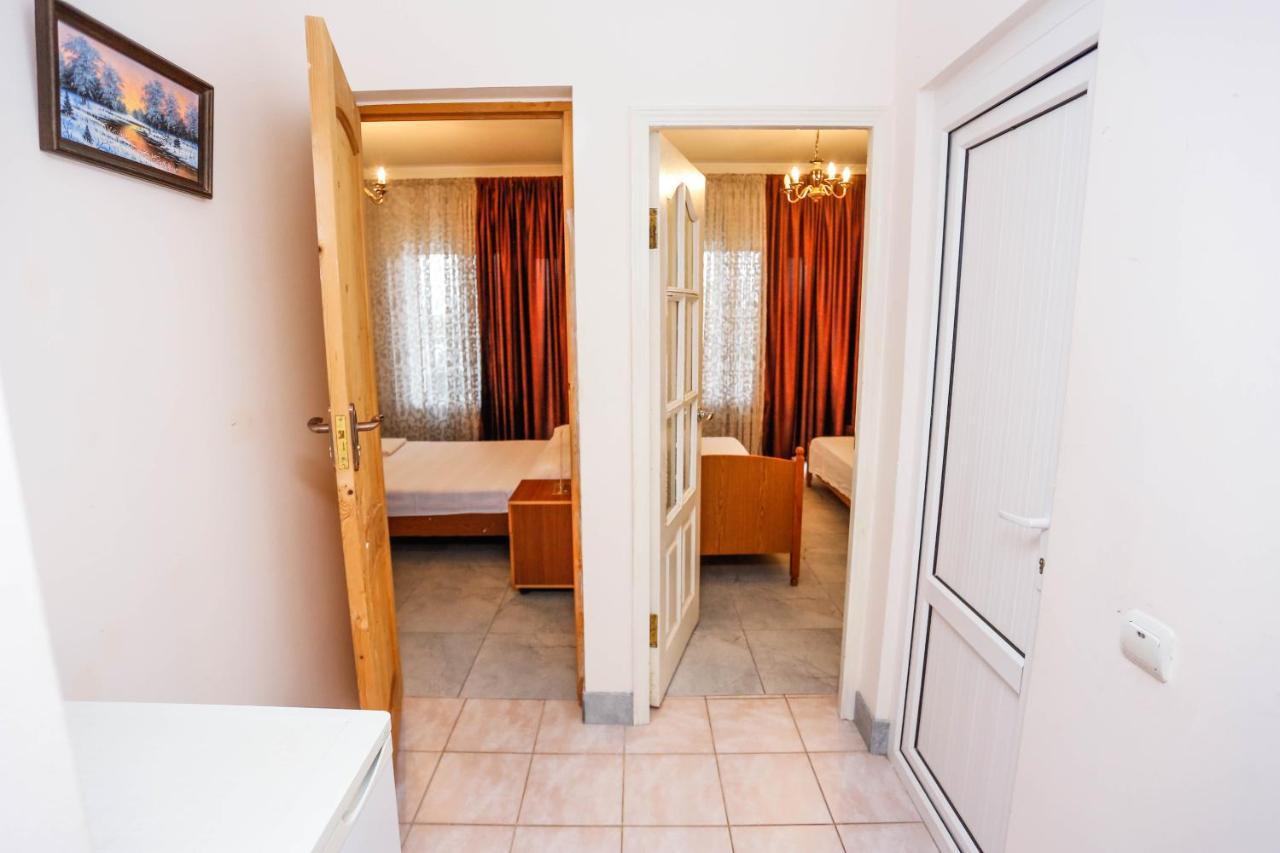 Hotel Sabina 가그라 외부 사진